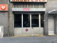 Armazem com escritorio situado na avenida serpa pinto em matosinhos