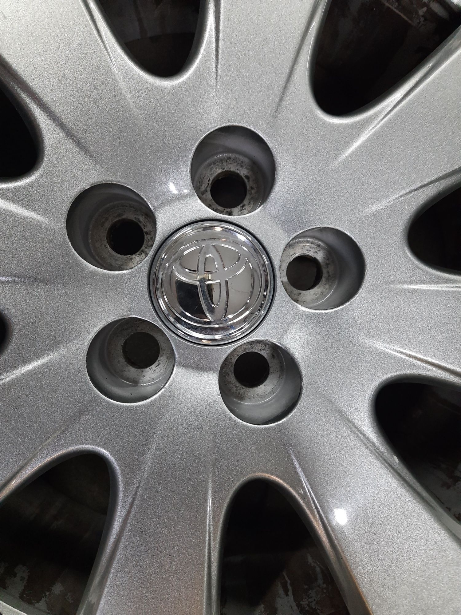 (0208) Felgi 17" 5x100 ET 45 7j - Toyota