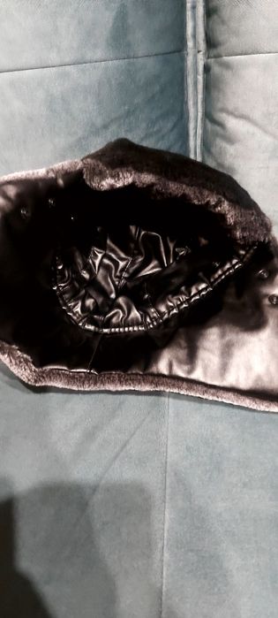 Nowa czapka uszatka. Bardzo ciepła.