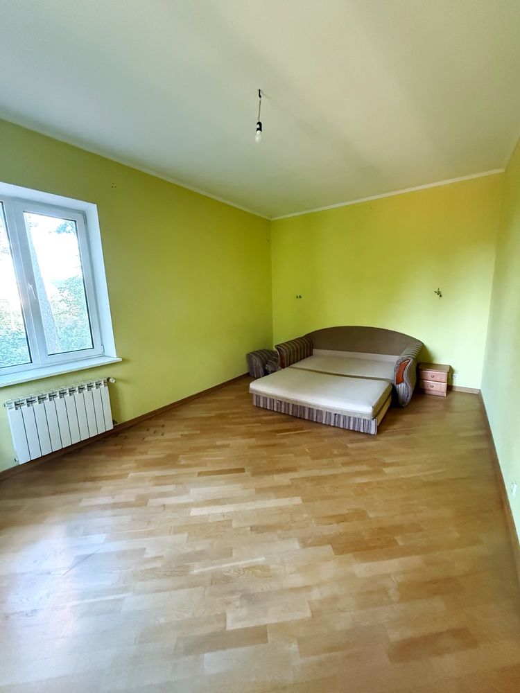Продам 3-х поверховий будинок в Києві, вул. Алматинська, ДВРЗ
