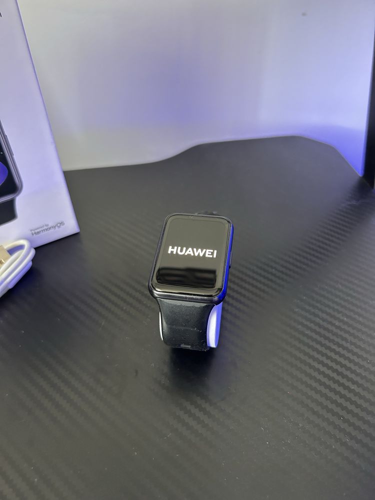 Sprzedam zegarek Huawei Watch Fit 2 (smartwatch, smartband, xiaomi)