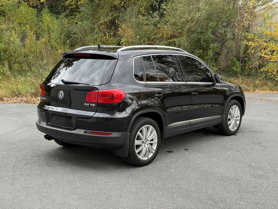 Volkswagen Tiguan      2015