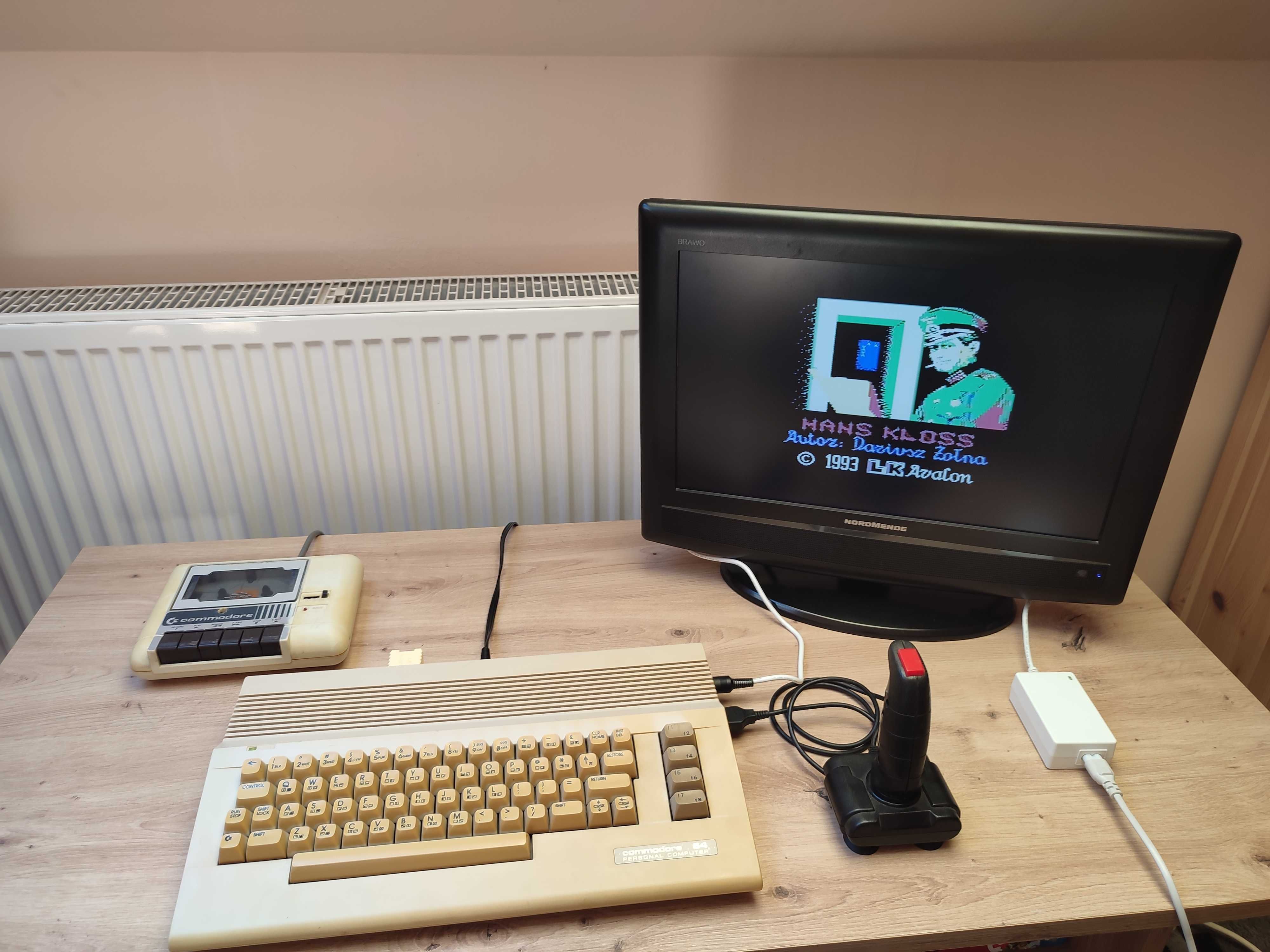 Commodore C64 kompletny zestaw plomba gry kartridż tapecart joystick