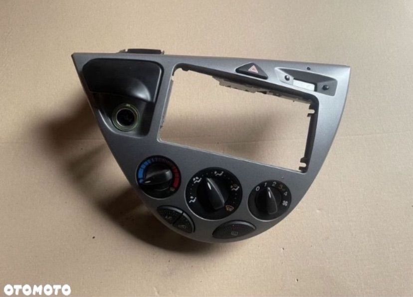 Panel nawiewu klimatyzacja Ford focus mk1 lift