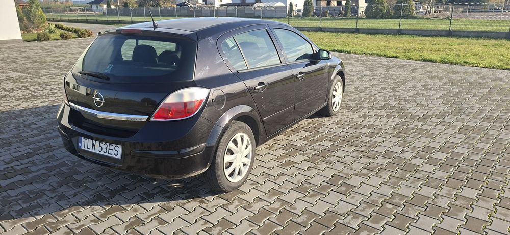 Opel astra h 1.6 benzyna