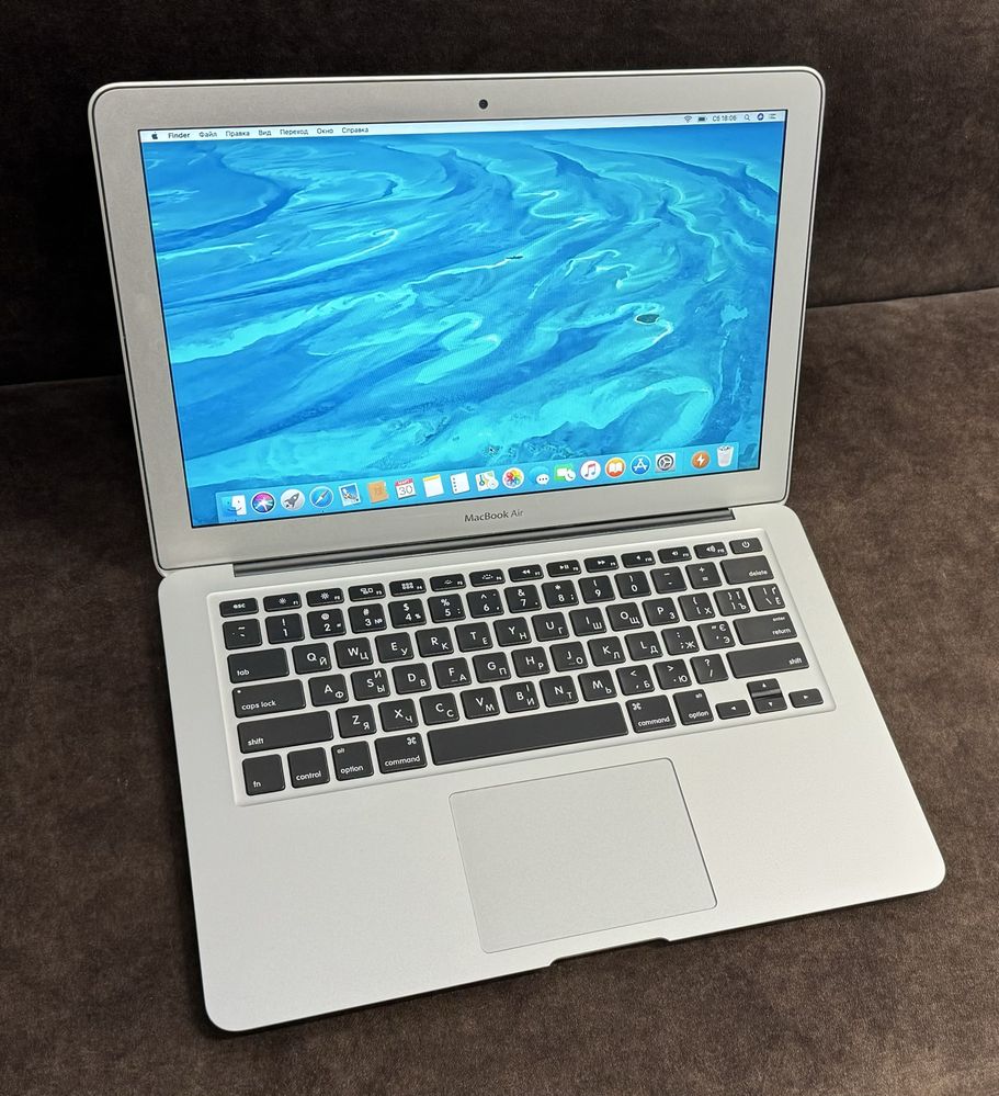 MacBook Air  13 Retina 2013 / i5 / RAM 4 / SSD 128 GB / Silver