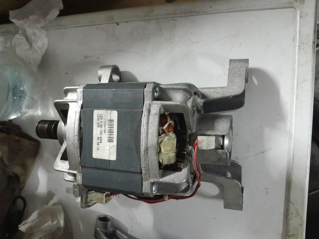 Motor de máquina Lavar Roupa Ariston Hotpoint
