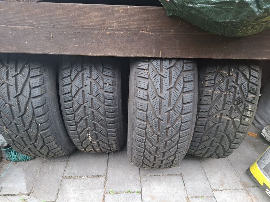 Kormoran Snow opony zimowe 215 55 R17 szt. 4