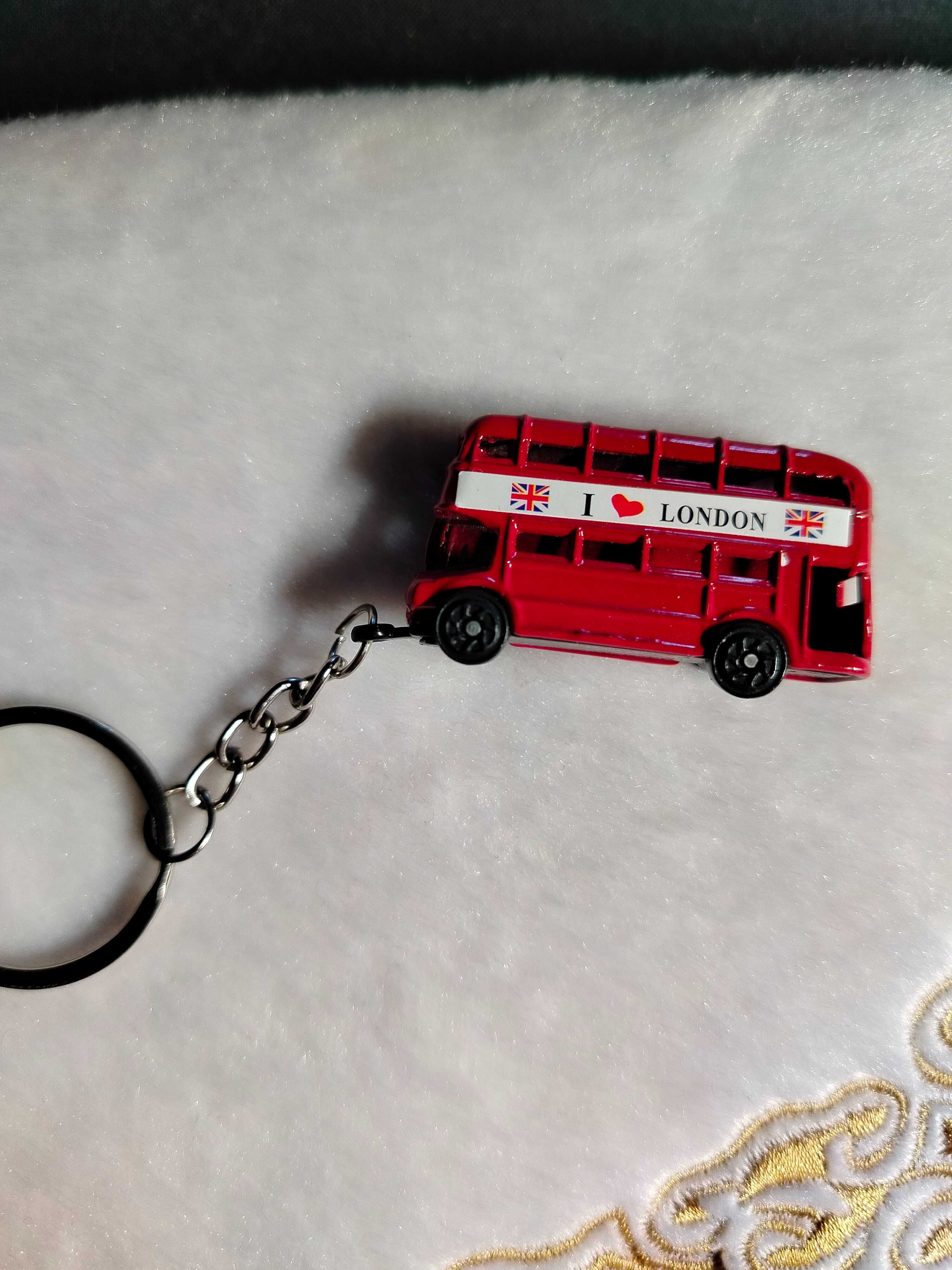 Bryloczek do kluczy London Red Bus