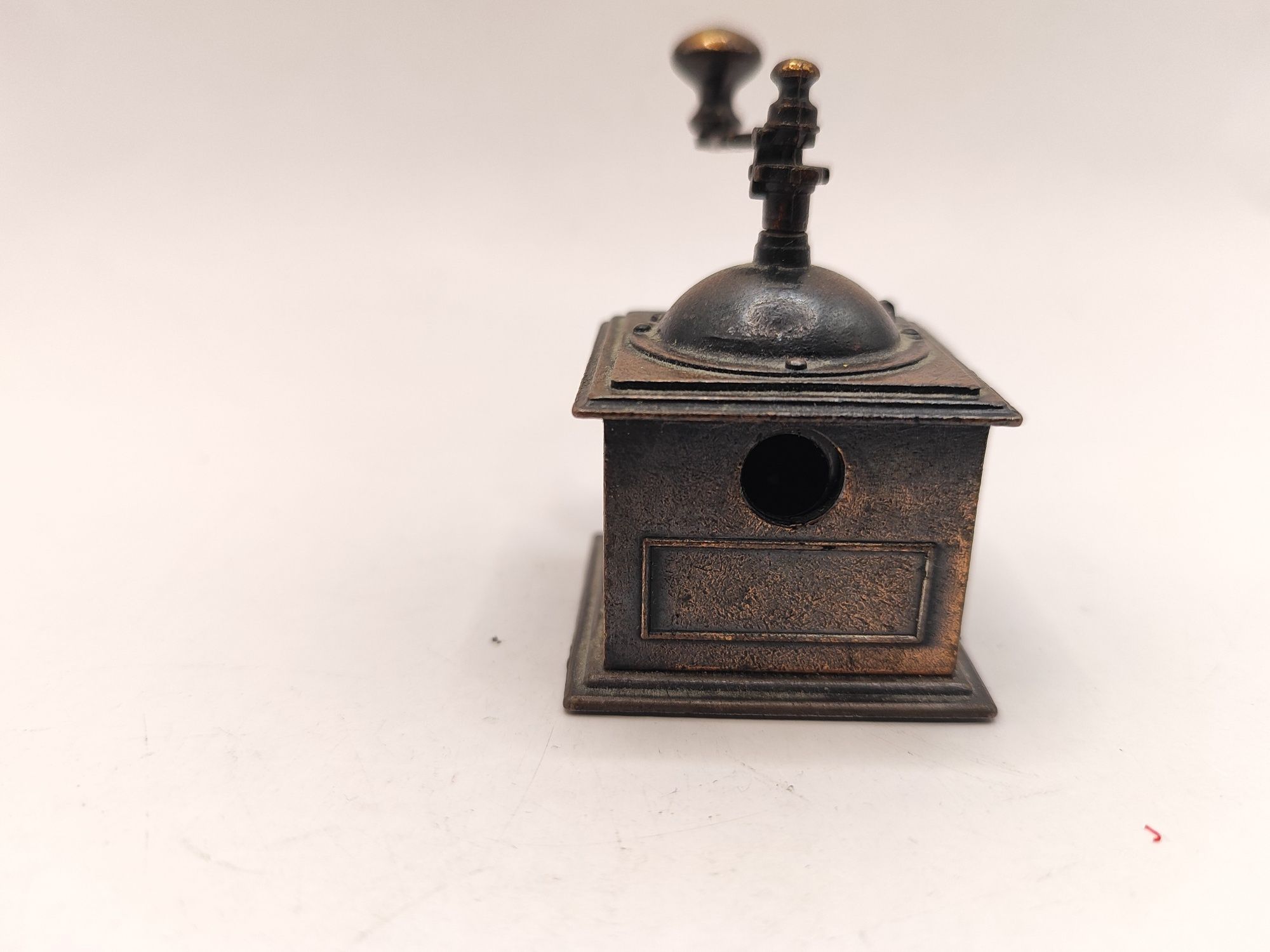 Zabytkowa temperówka młynek do kawy miniatura Hiszpania kolekcja