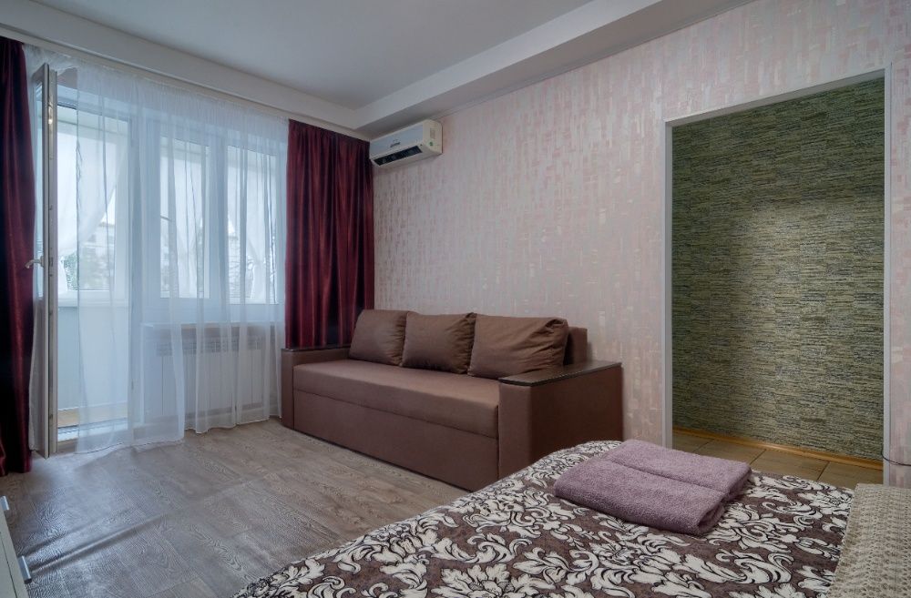 1к квартира в 1хв ходьби метро Дружби народів, 27 Печерськ.  Центр.