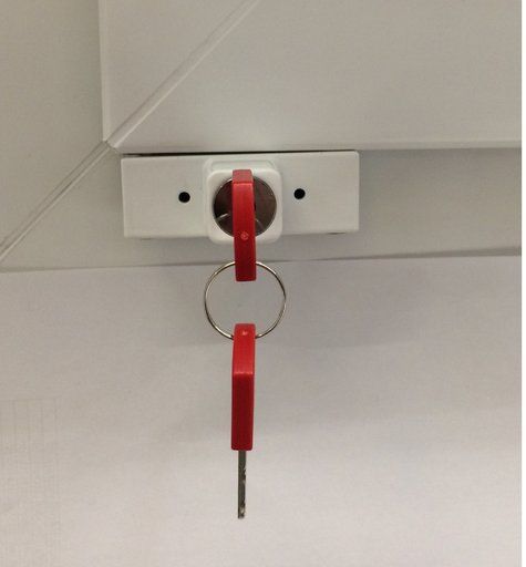 Підвіконня, відливи, сітки від мух, ролети, дитячі замки, ручки