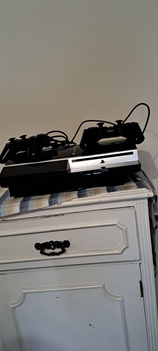 Playstation 3 com  80Gb , com caixa e Comando  wifi