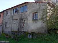 Moradia para reconstruir em Oleirinhos, Bragança
