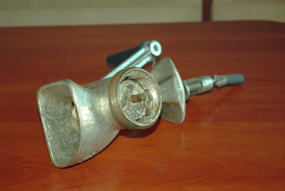 Мясорубка соковыжималка машинка для лапши