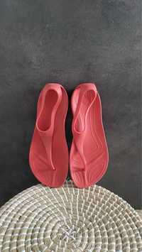 Crocs japonki sexi flip scarlet W7 37/38