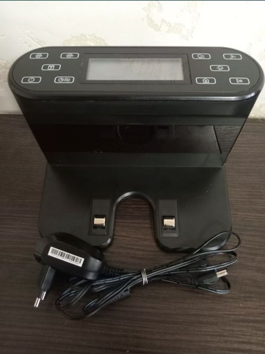 Зарядний порт станція для робота пилососа