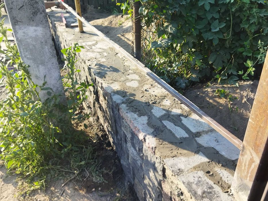 Укладка дикого каменю.