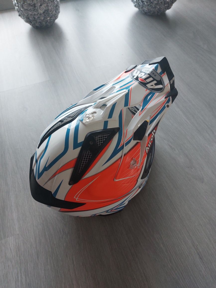 Capacete airoh carbono 980g