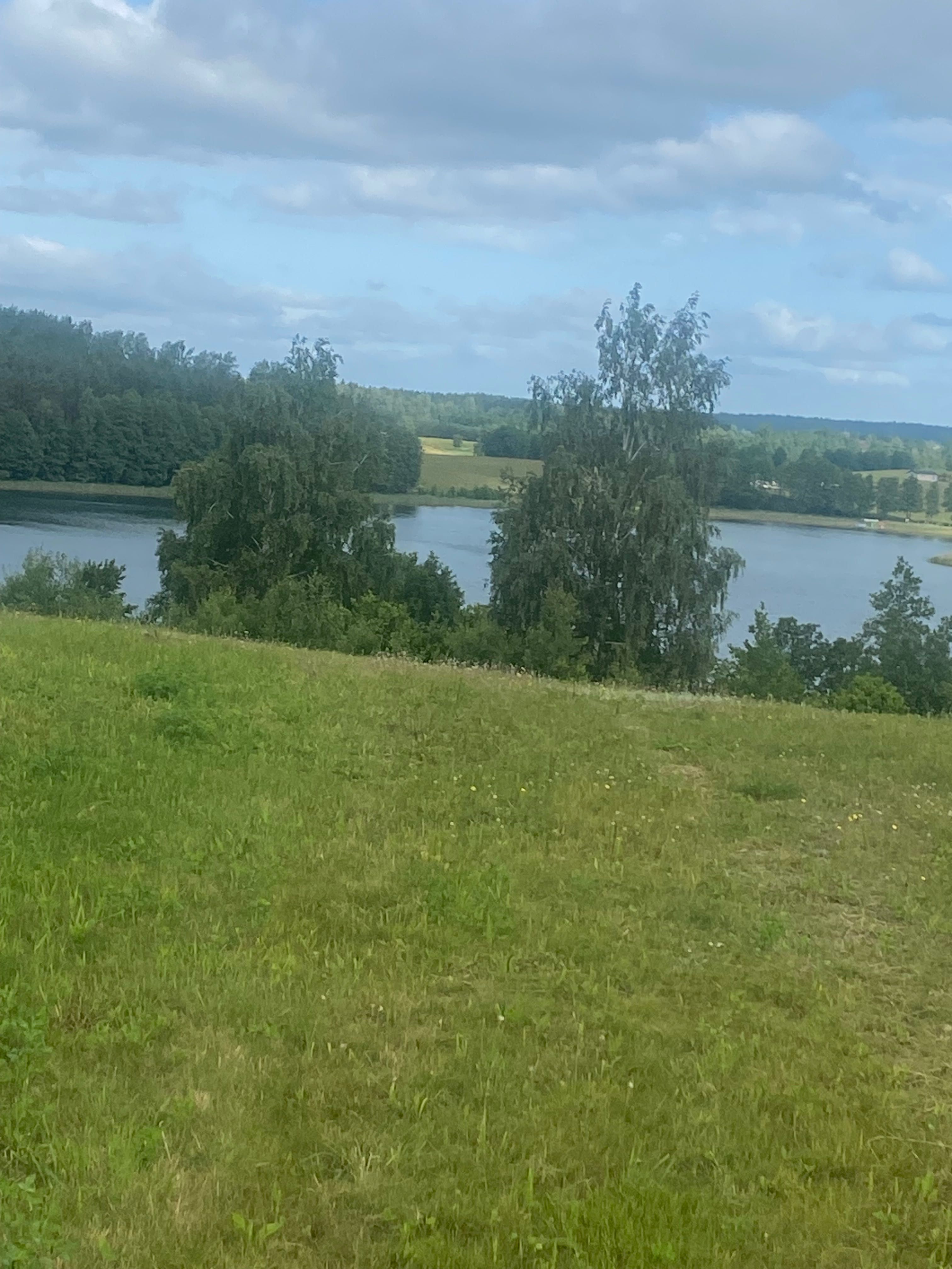 Piękna działka nad jeziorem
