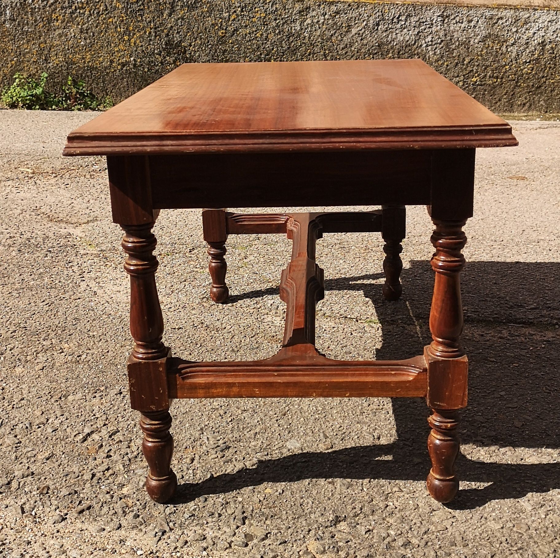 Mesa de apoio de madeira