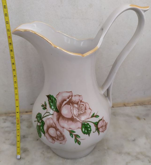 Різний посуд. Глечик, заварник, ваза, рюмки