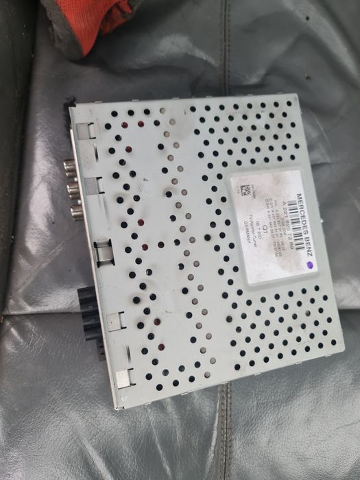 Wzmacniacz tuner mercedes w221.