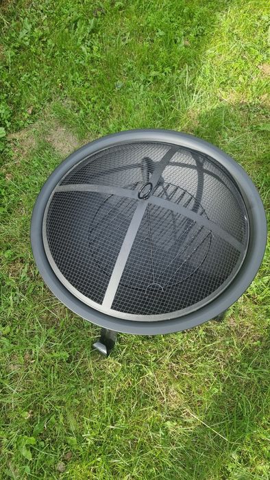 Palenisko ogrodowe grill 60cm na nóżkach z kratką