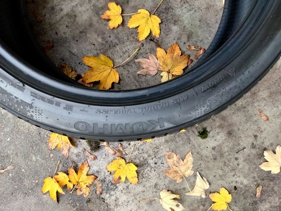 4szt opony, 2x245/40R20 i 2szt 275/35R20 KUMHO, 2021 rok