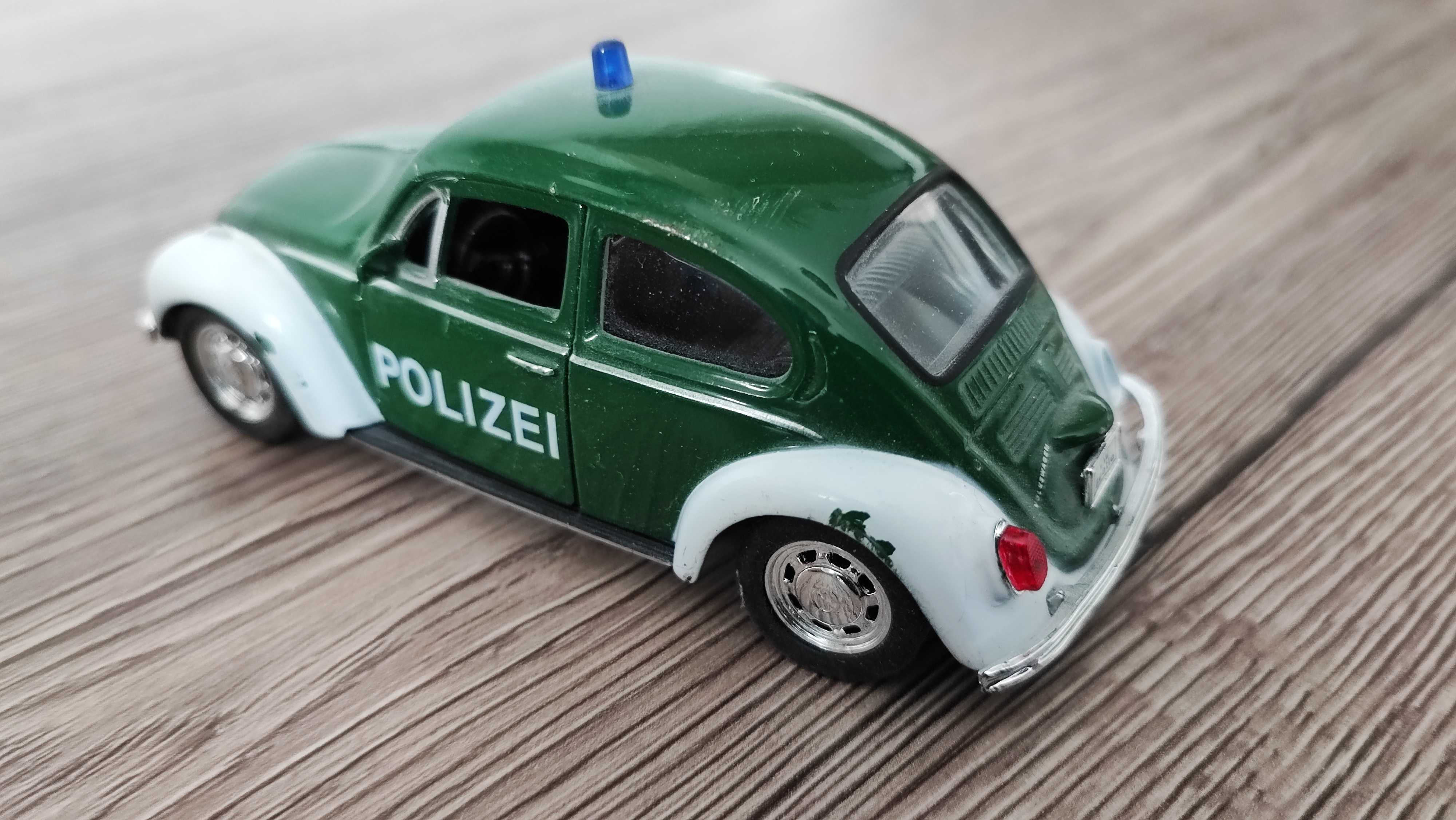 VW Garbus policja w skali 1:32