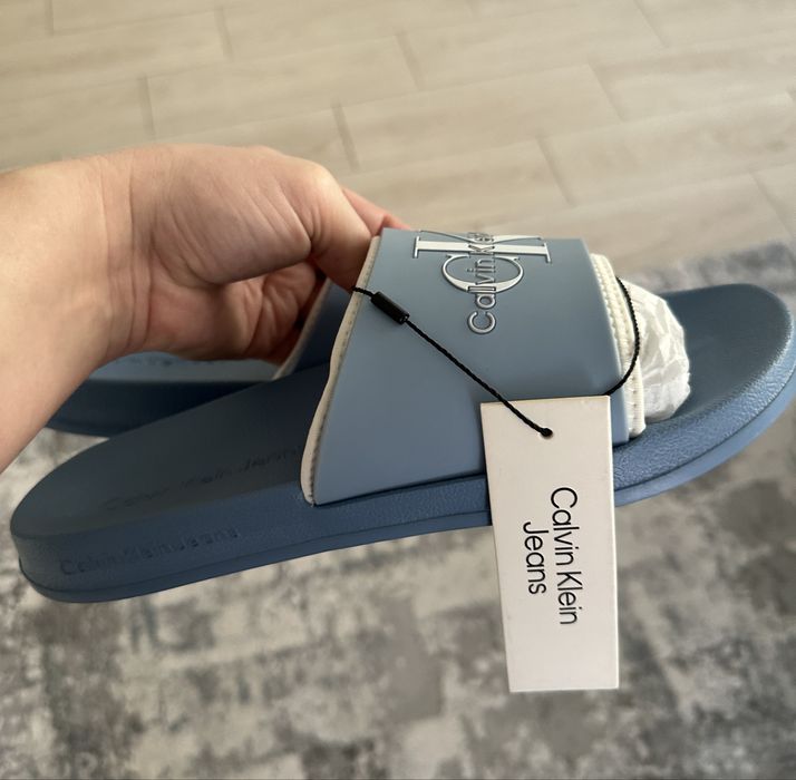 Жіночі шльопанці