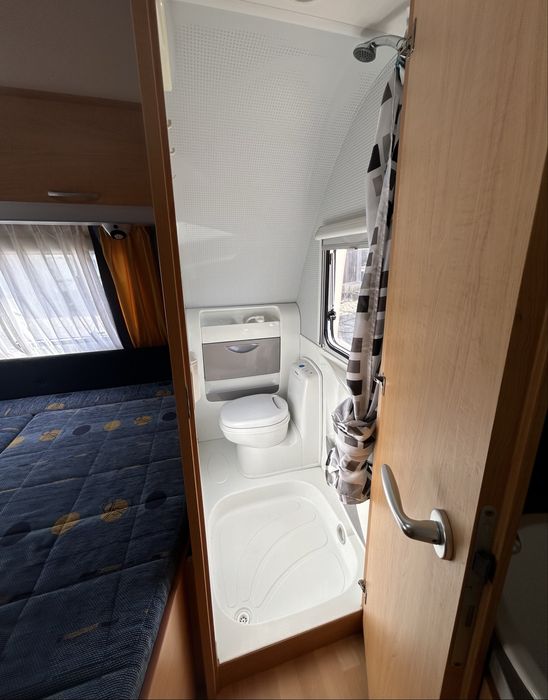 Knaus 650, 2006 r, piętrowe łóżka