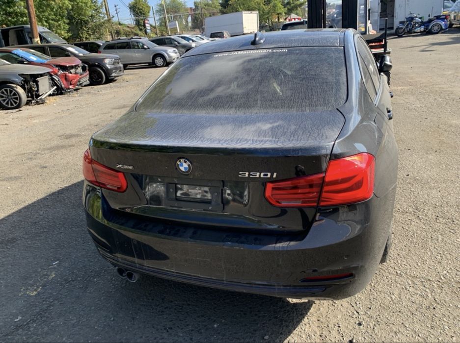 Продам BMW 330i xdrive в наявності 105т км