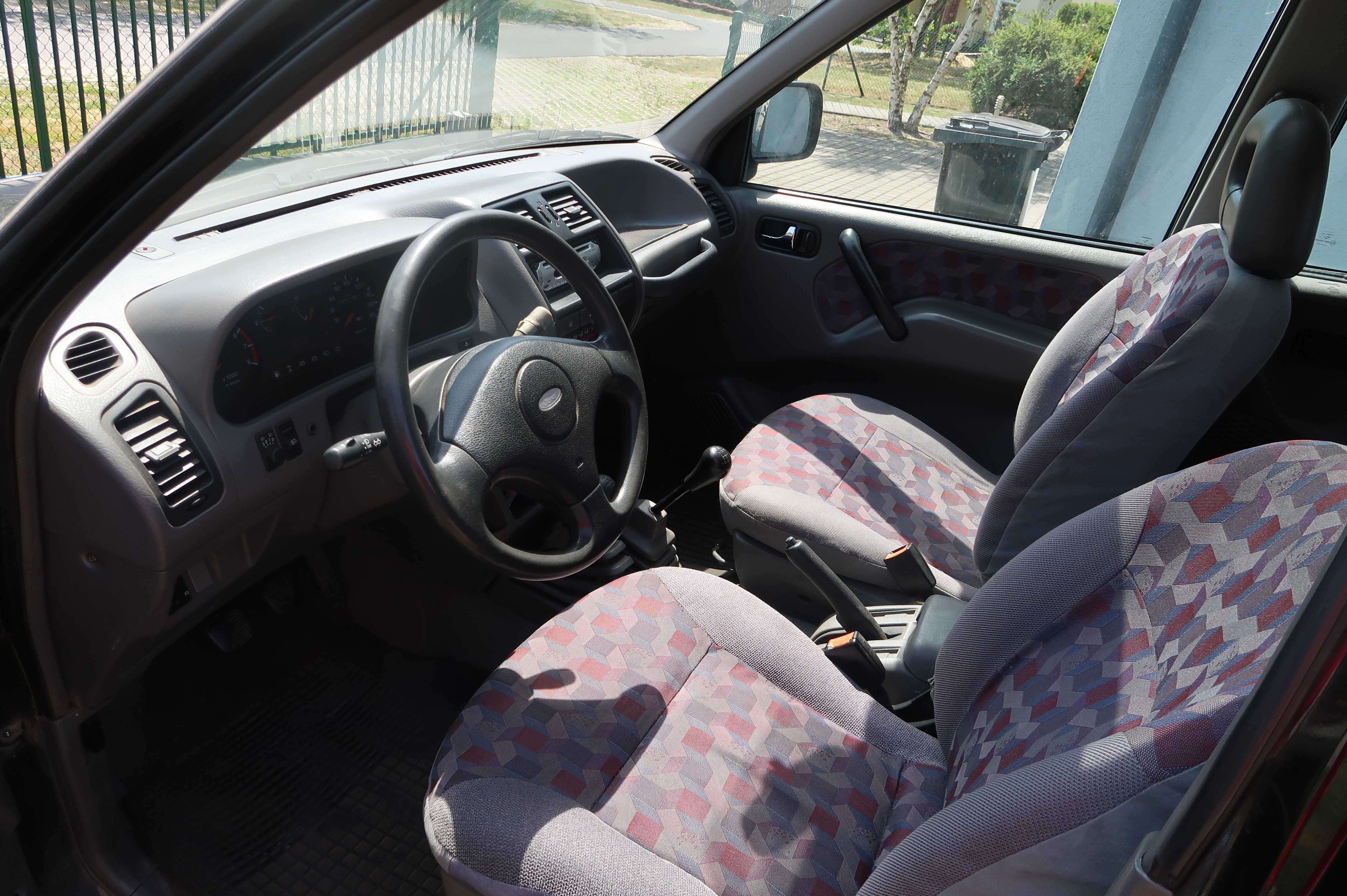 Ford Maverick (Nissan Terrano) 2.4  - stan bardzo dobry