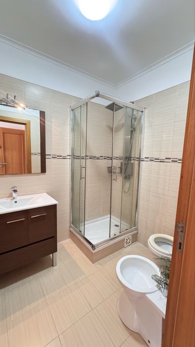 Apartamento T2 Cacem C/ Garagem e Suite