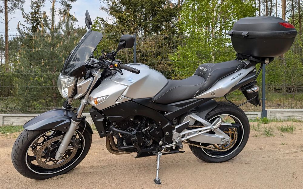 Suzuki GSR