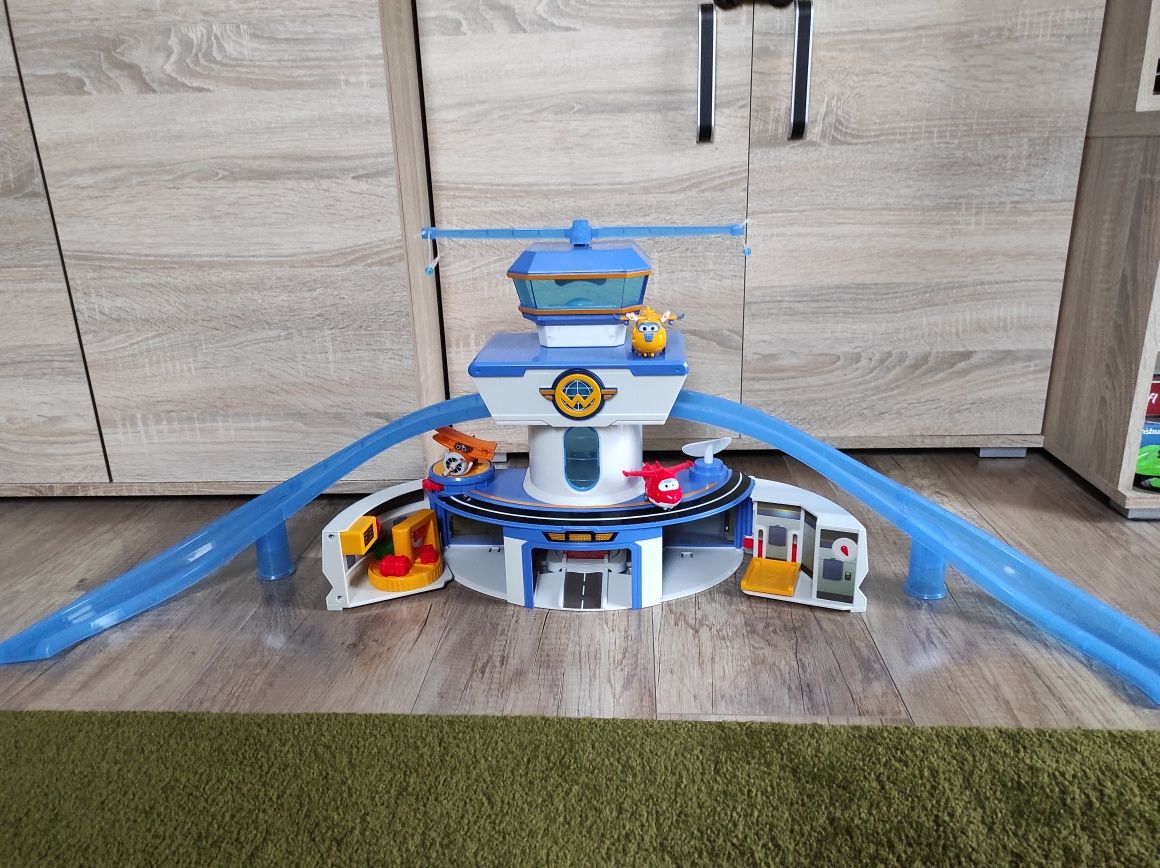 Baza Super Wings