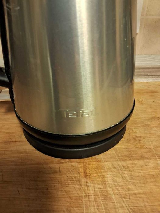 Електрочайник tefal робочий але з відломаною кришкою Чайник