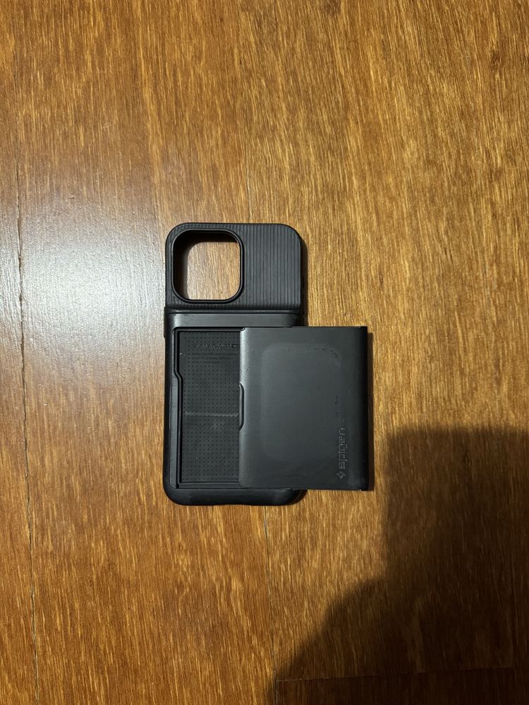 Capa iphone 15 pro max Spigen