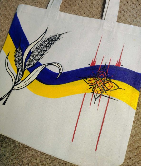 Кастом (розпис одягу) футболок ,шоперів