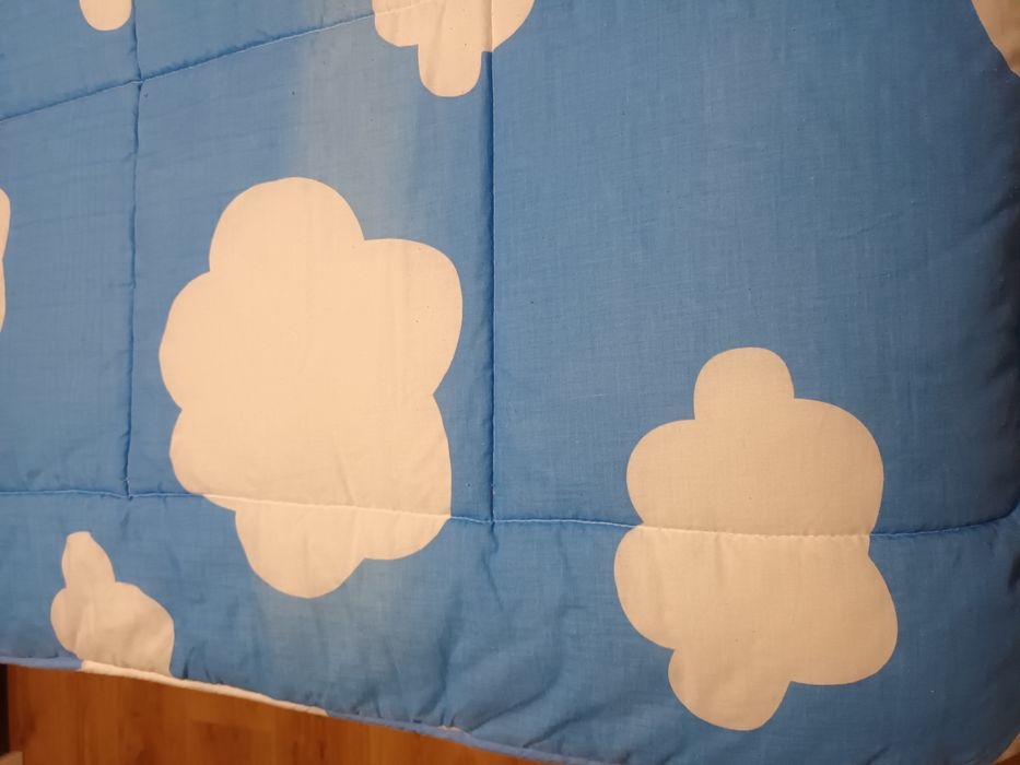 Edredon nuvens para cama de criança
