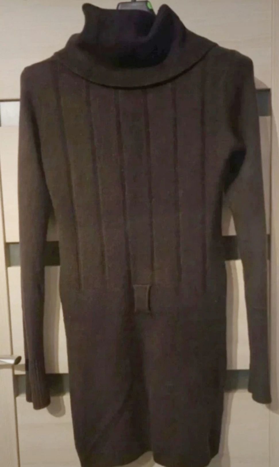 Sweterek dłuższy a'la tunika z golfem rozmiar xl 42