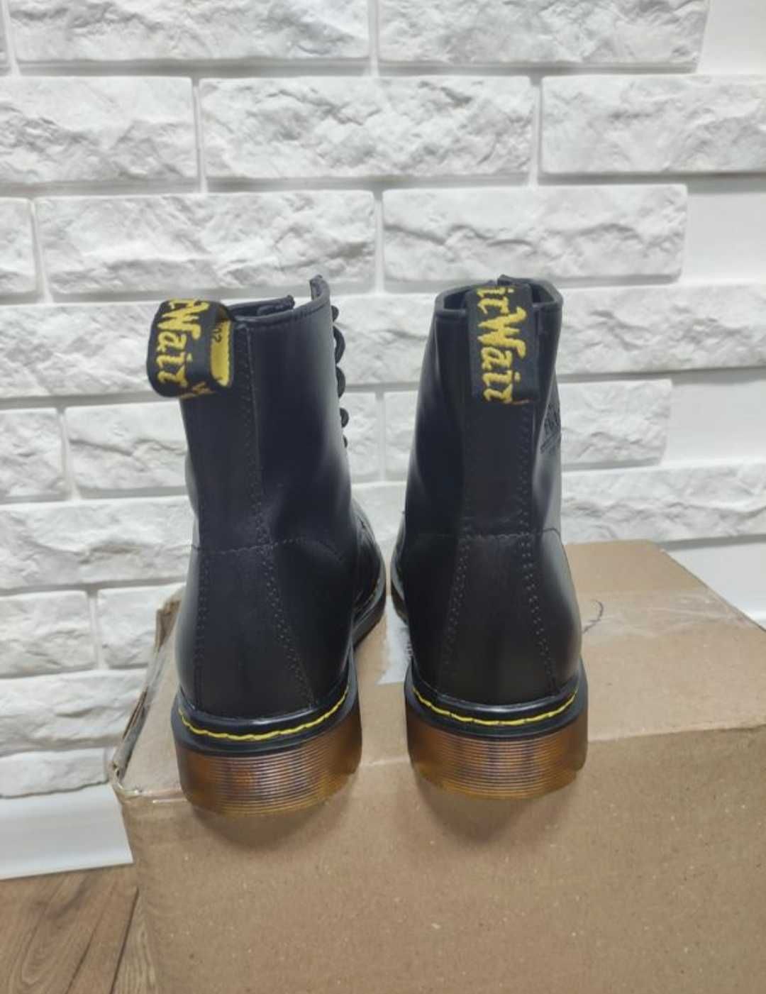 Dr. Martens 38 / 39 р чорні черевики жіночі шкіряні весняні шкіра нату