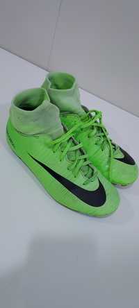 Chuteiras Nike Mercurial