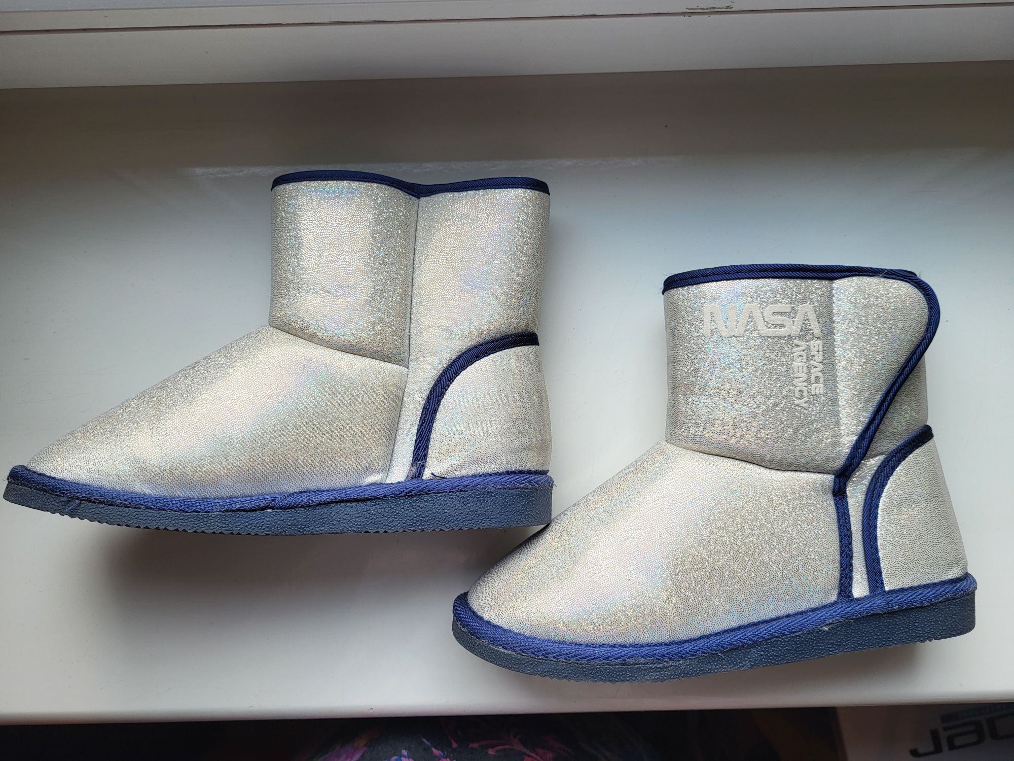 Buty typu Emu z serii NASA rozmiar 35 wkładka 21.5cm
