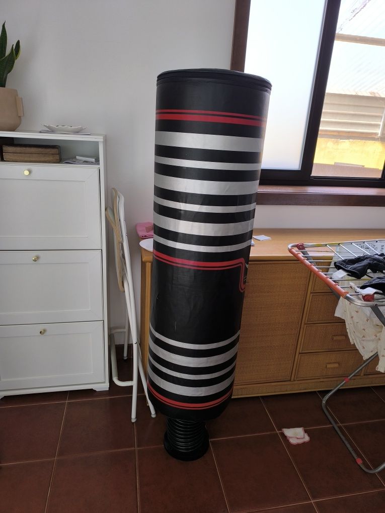 Saco boxe Decathlon com base
