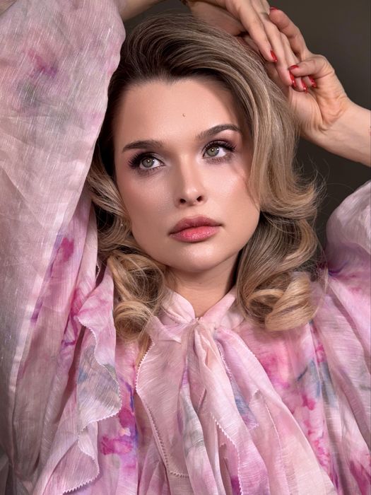 makijaż, upięncie włosów