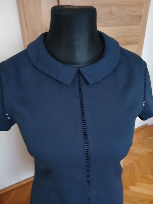 Elegancka sukienka Top  Secret  38 z kołnierzykiem granatowa