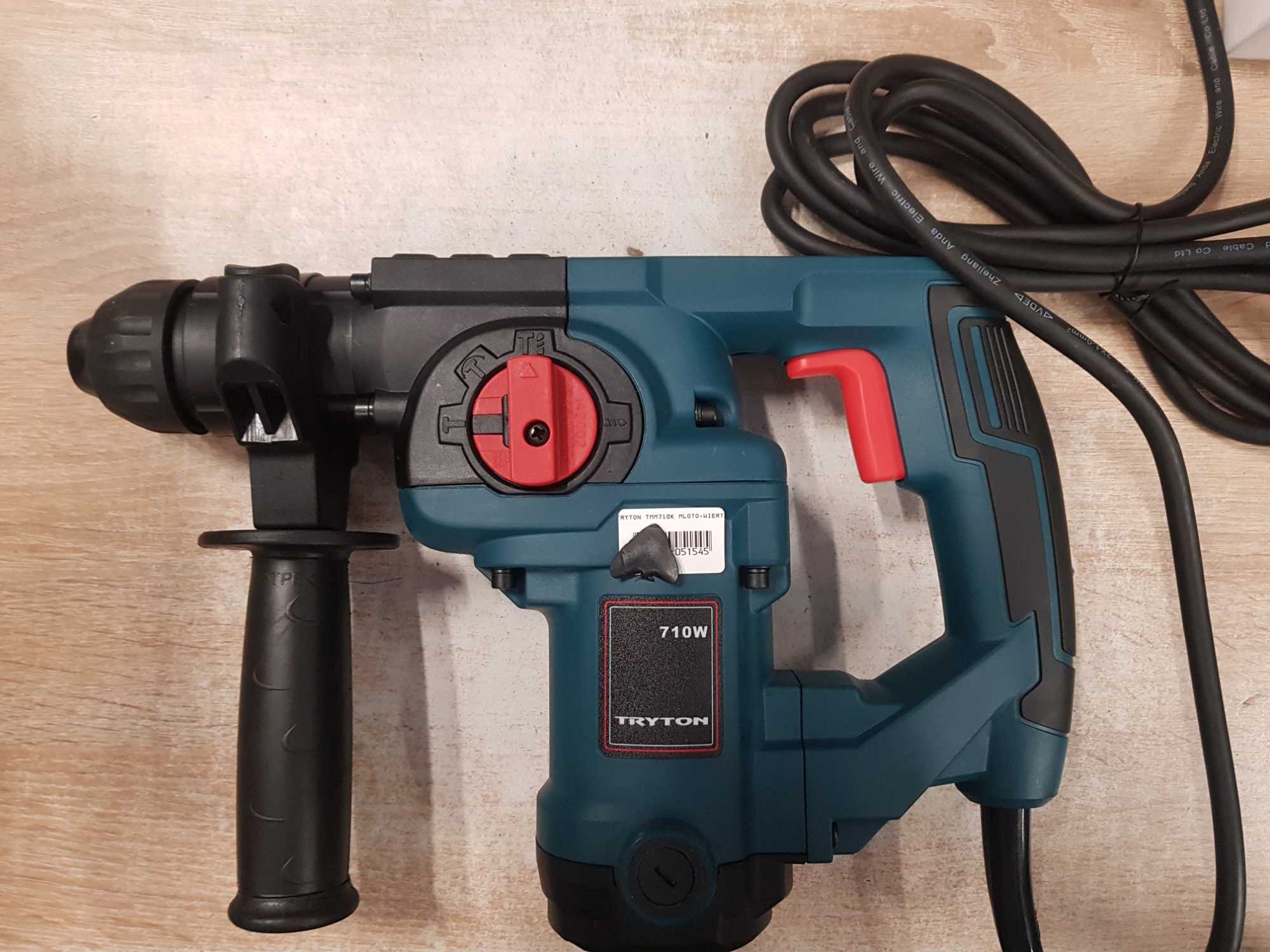 TRYTON Młotowiertarka SDS+ 710W TMM710K