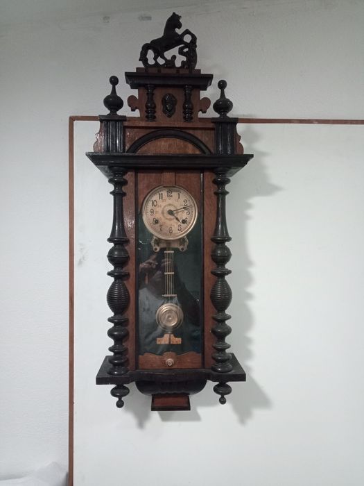 Relógio antigo de parede